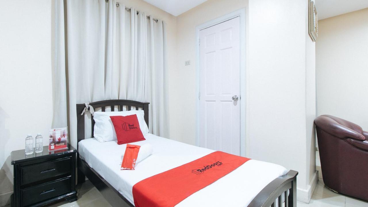 Reddoorz Plus @ Better Living Paranaque Paranaque City Exterior photo
