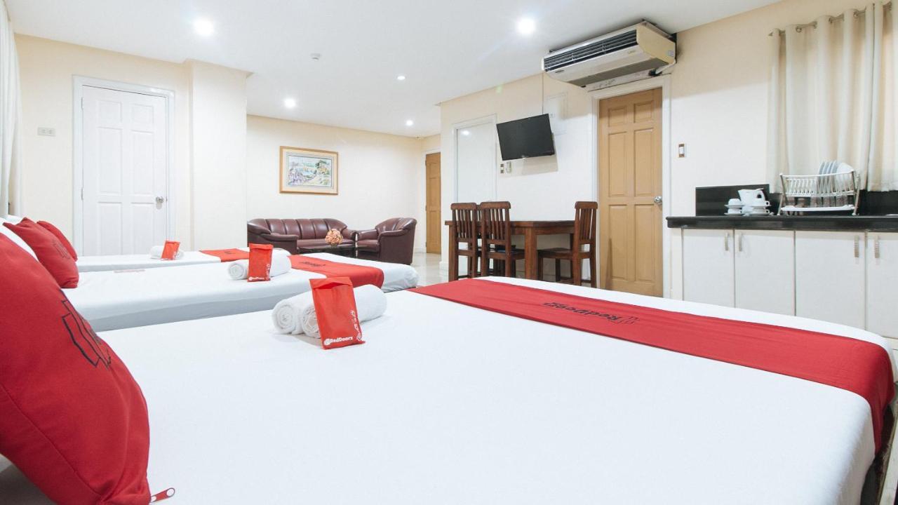 Reddoorz Plus @ Better Living Paranaque Paranaque City Exterior photo